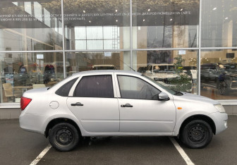 Подержанный автомобиль LADA (ВАЗ) Granta Sedan 2013 года (4 фото)