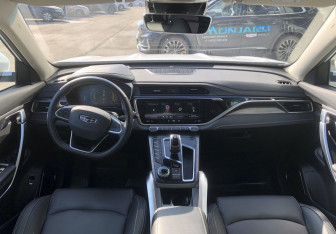 Подержанный автомобиль Geely Atlas Pro 2023 года (10 фото)