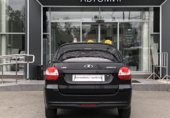 Подержанный автомобиль LADA (ВАЗ) Granta Liftback 2015 года (6 фото)