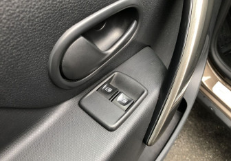 Подержанный автомобиль Renault Sandero 2019 года (14 фото)