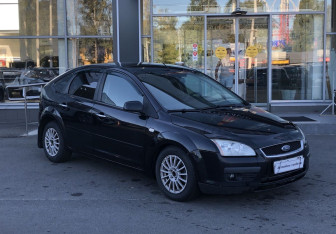 Подержанный автомобиль Ford Focus Hatchback 2008 года (3 фото)