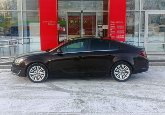 Подержанный автомобиль Opel Insignia Liftback 2014 года (8 фото)