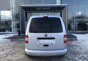 Подержанный автомобиль Volkswagen Caddy Compactvan 2010 года (6 фото)