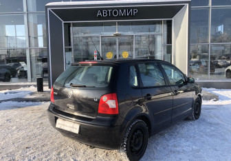 Подержанный автомобиль Volkswagen Polo Hatchback 2003 года (5 фото)