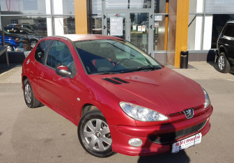 Подержанный автомобиль Peugeot 206 Hatchback 2007 года (3 фото)