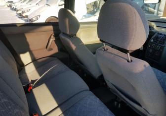 Подержанный автомобиль LADA (ВАЗ) 2111 2005 года (10 фото)