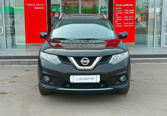 Подержанный автомобиль Nissan X-Trail 2015 года (2 фото)