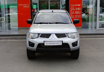 Подержанный автомобиль Mitsubishi L200 2011 года (2 фото)