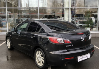 Подержанный автомобиль Mazda 3 Sedan 2012 года (7 фото)