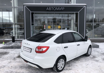 Подержанный автомобиль LADA (ВАЗ) Granta Liftback 2019 года (5 фото)