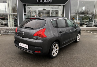 Подержанный автомобиль Peugeot 3008 2010 года (7 фото)