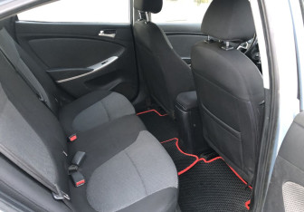 Подержанный автомобиль Hyundai Solaris Sedan 2012 года (11 фото)