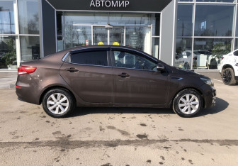 Подержанный автомобиль Kia Rio Sedan 2015 года (4 фото)