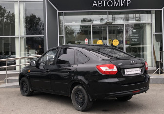Подержанный автомобиль LADA (ВАЗ) Granta Liftback 2015 года (7 фото)
