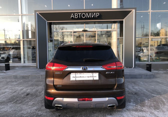 Подержанный автомобиль Geely Atlas 2019 года (6 фото)