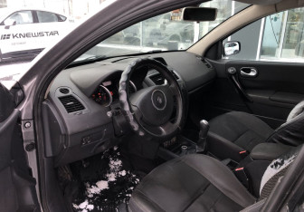 Подержанный автомобиль Renault Megane Sedan 2008 года (9 фото)