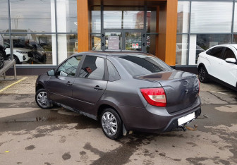 Подержанный автомобиль LADA (ВАЗ) Granta Sedan 2017 года (7 фото)