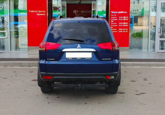 Подержанный автомобиль Mitsubishi Pajero Sport 2014 года (6 фото)