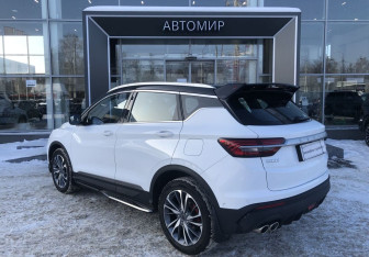 Подержанный автомобиль Geely Coolray 2022 года (7 фото)