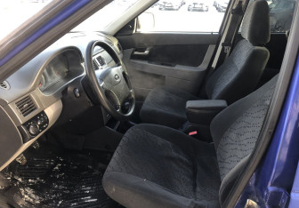 Подержанный автомобиль LADA (ВАЗ) Priora Sedan 2010 года (9 фото)