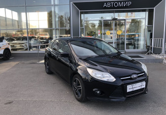 Подержанный автомобиль Ford Focus Hatchback 2012 года (3 фото)