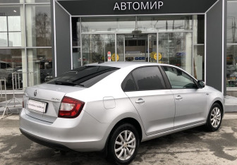 Подержанный автомобиль Skoda Rapid Liftback 2019 года (5 фото)