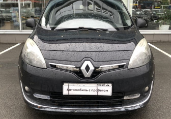 Подержанный автомобиль Renault Scenic 2013 года (2 фото)