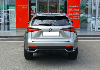 Подержанный автомобиль Lexus NX 2019 года (6 фото)