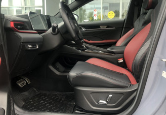 Подержанный автомобиль Geely Coolray 2023 года (9 фото)