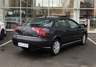 Подержанный автомобиль Citroen C5 Liftback 2006 года (7 фото)