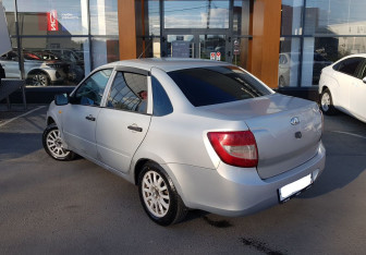 Подержанный автомобиль LADA (ВАЗ) Granta Sedan 2014 года (7 фото)