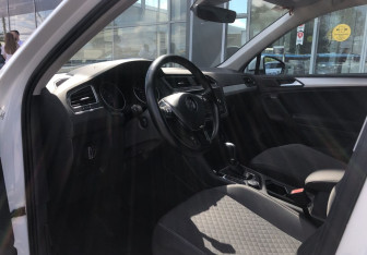 Подержанный автомобиль Volkswagen Tiguan 2019 года (9 фото)