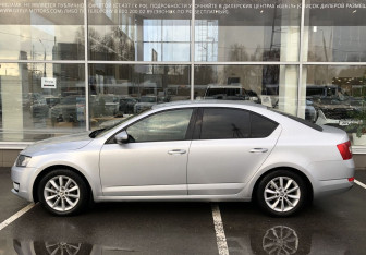 Подержанный автомобиль Skoda Octavia Liftback 2014 года (8 фото)