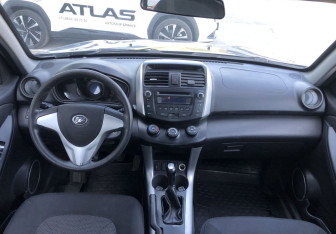 Подержанный автомобиль Lifan X60 2016 года (10 фото)