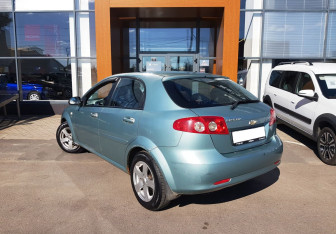 Подержанный автомобиль Chevrolet Lacetti Hatchback 2004 года (7 фото)