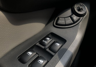 Подержанный автомобиль Hyundai Santa Fe 2008 года (13 фото)