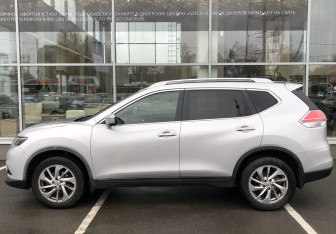 Подержанный автомобиль Nissan X-Trail 2016 года (8 фото)