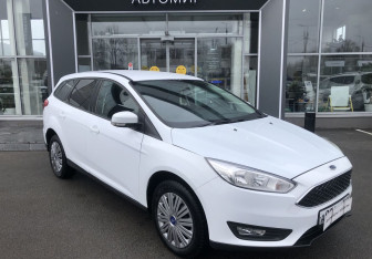 Подержанный автомобиль Ford Focus Wagon 2017 года (3 фото)