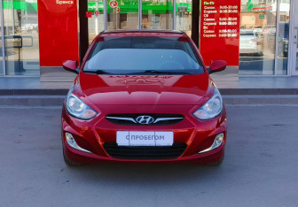 Подержанный автомобиль Hyundai Solaris Sedan 2012 года (2 фото)