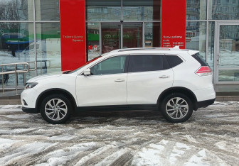 Подержанный автомобиль Nissan X-Trail 2017 года (8 фото)