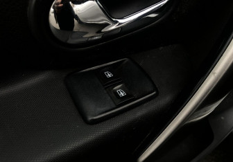 Подержанный автомобиль Renault Logan Sedan 2016 года (13 фото)