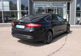 Подержанный автомобиль Ford Mondeo Sedan 2015 года (5 фото)