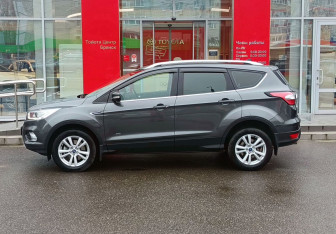 Подержанный автомобиль Ford Kuga 2018 года (8 фото)