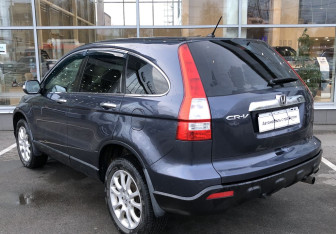 Подержанный автомобиль Honda CR-V 2007 года (7 фото)