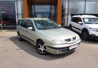 Подержанный автомобиль Renault Megane Wagon 2003 года (3 фото)
