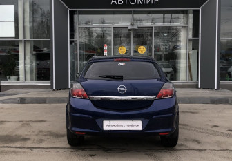 Подержанный автомобиль Opel Astra Hatchback 2008 года (6 фото)