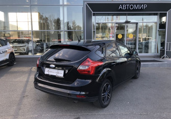 Подержанный автомобиль Ford Focus Hatchback 2012 года (7 фото)