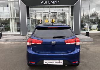 Подержанный автомобиль Kia Rio Hatchback 2016 года (6 фото)