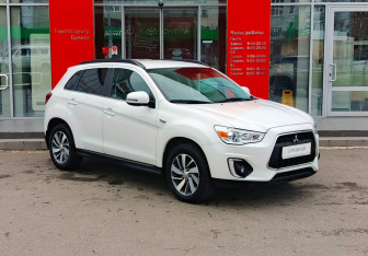 Подержанный автомобиль Mitsubishi ASX 2014 года (3 фото)
