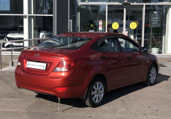 Подержанный автомобиль Hyundai Solaris Sedan 2011 года (5 фото)